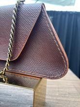 Load image into Gallery viewer, Trapezio - Russian Calf Brown/Antique Brass
