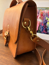 Load image into Gallery viewer, La Borsetta - Natural/Brass
