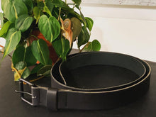 Load image into Gallery viewer, hand sewn black leather matte black hardware belt

