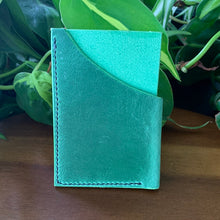 Load image into Gallery viewer, Simple Leather Wallet - Green
